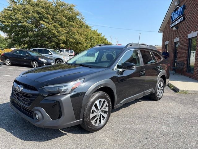 Pre-Owned 2023 Subaru Outback Premium - photo - 1