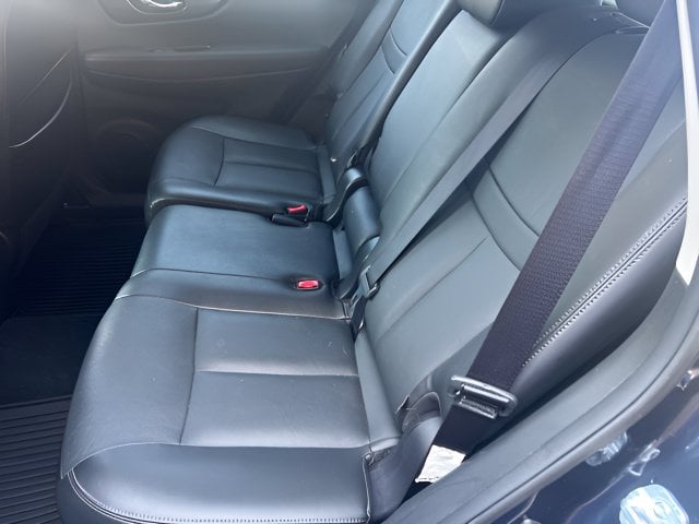 Pre-Owned 2016 Nissan Rogue SL - photo - 10