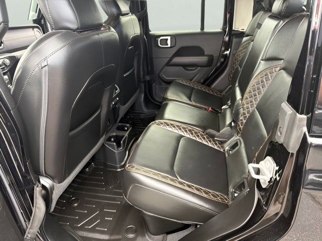 Pre-Owned 2022 Jeep Gladiator Overland - photo - 6