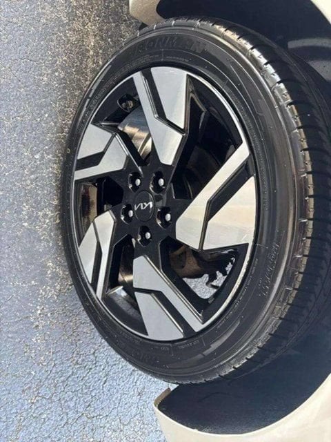 Pre-Owned 2023 Kia Soul GT-Line - photo - 14
