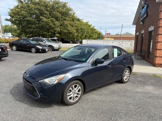 Pre-Owned 2018 Toyota Yaris iA Base - photo - 1
