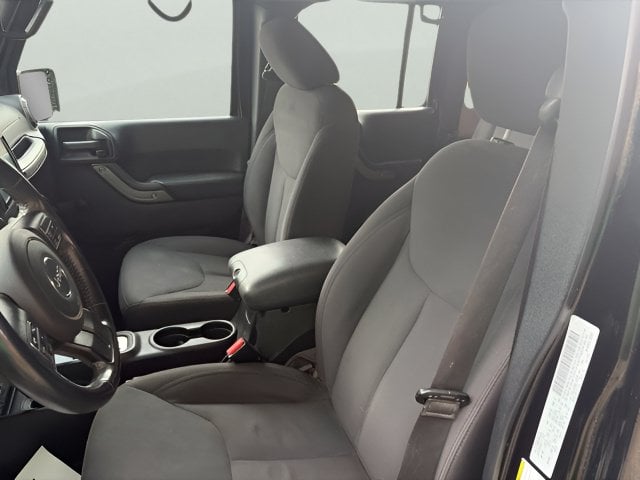 Pre-Owned 2016 Jeep Wrangler Unlimited Sport - photo - 7