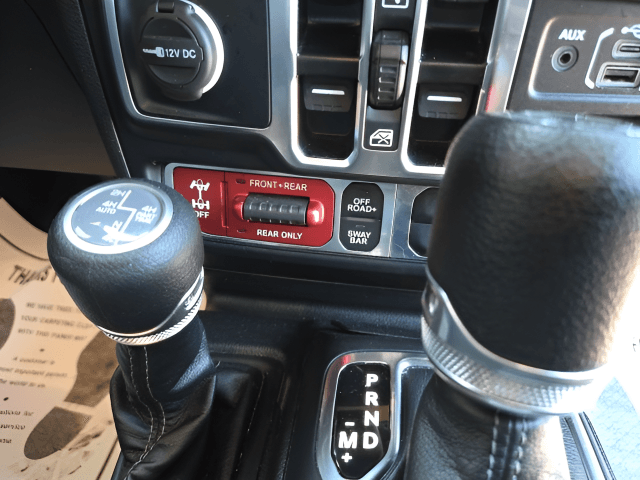 Pre-Owned 2024 Jeep Wrangler Rubicon 4xe - photo - 15