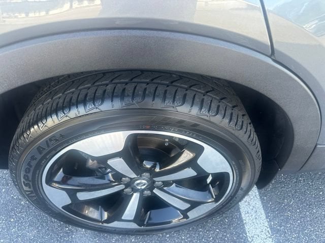 Pre-Owned 2019 Volvo XC40 Momentum - photo - 19