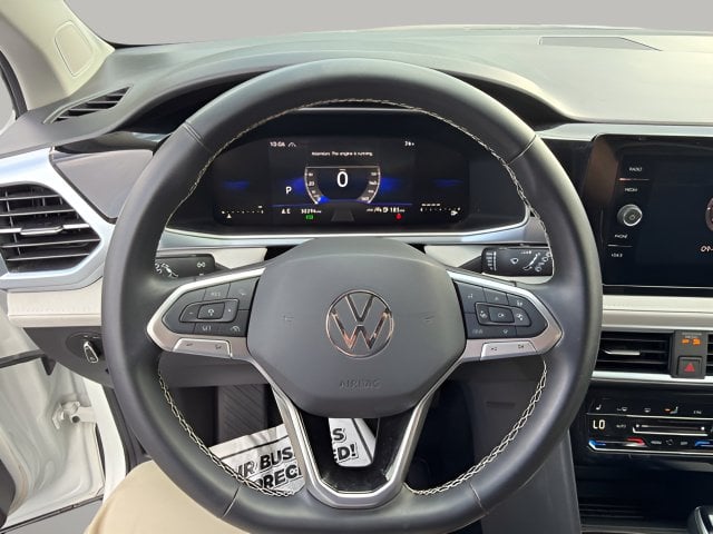 Pre-Owned 2025 Volkswagen Taos 1.5T SE - photo - 9
