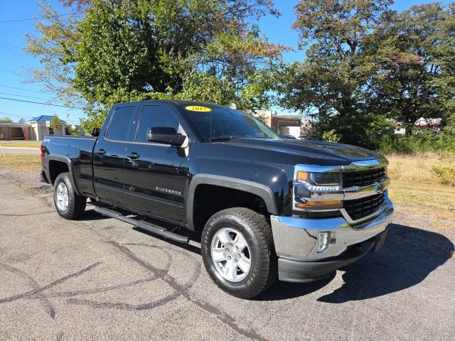 Pre-Owned 2017 Chevrolet Silverado 1500 LT - photo - 8