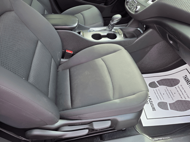 Pre-Owned 2024 Chevrolet Malibu LT - photo - 9