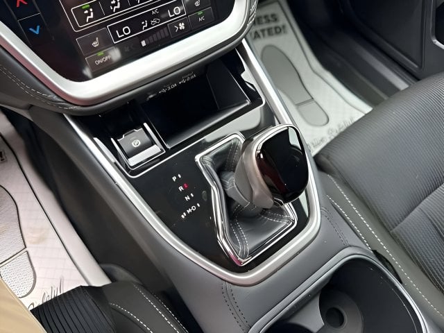 Pre-Owned 2024 Subaru Legacy Premium - photo - 12