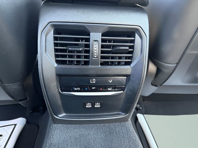 Pre-Owned 2025 BMW 3 Series 330i xDrive - photo - 8