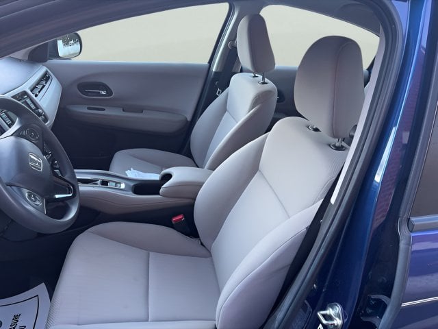 Pre-Owned 2017 Honda HR-V LX - photo - 7