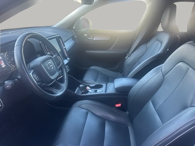 Pre-Owned 2019 Volvo XC40 Momentum - photo - 7