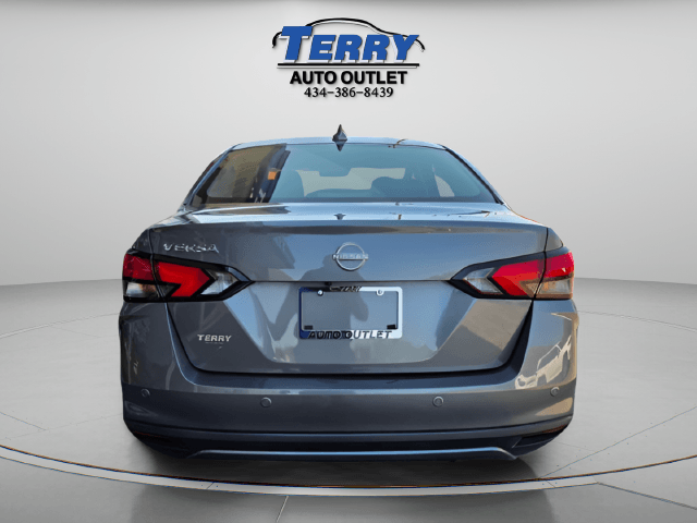 Pre-Owned 2025 Nissan Versa 1.6 SV - photo - 3