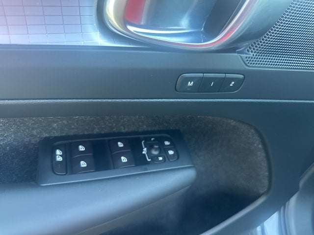Pre-Owned 2019 Volvo XC40 Momentum - photo - 5