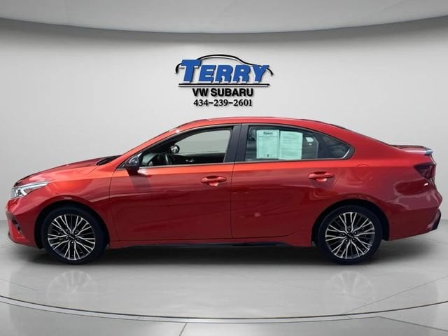 Pre-Owned 2023 Kia Forte GT-Line - photo - 2