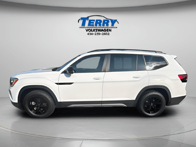 Pre-Owned 2025 Volkswagen Atlas 2.0T Peak Edition - photo - 1