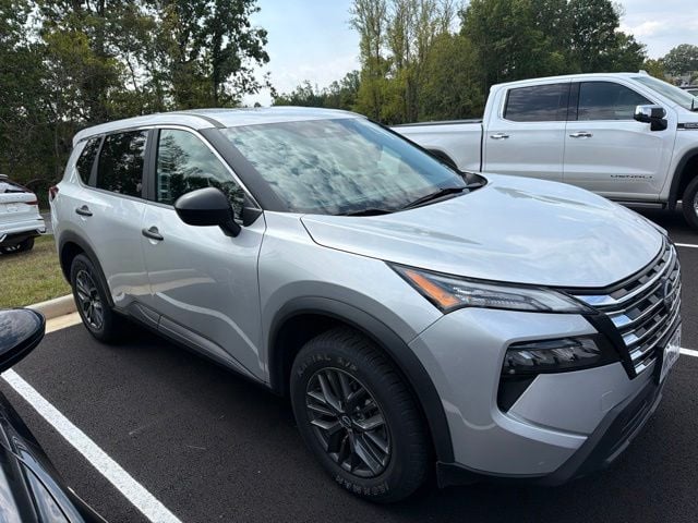 Pre-Owned 2024 Nissan Rogue S - photo - 0