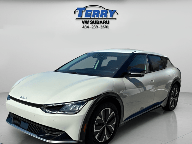 Pre-Owned 2022 Kia EV6 Wind - photo - 2