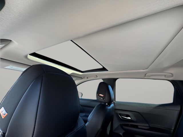 Pre-Owned 2026 Nissan Kicks SR - photo - 8